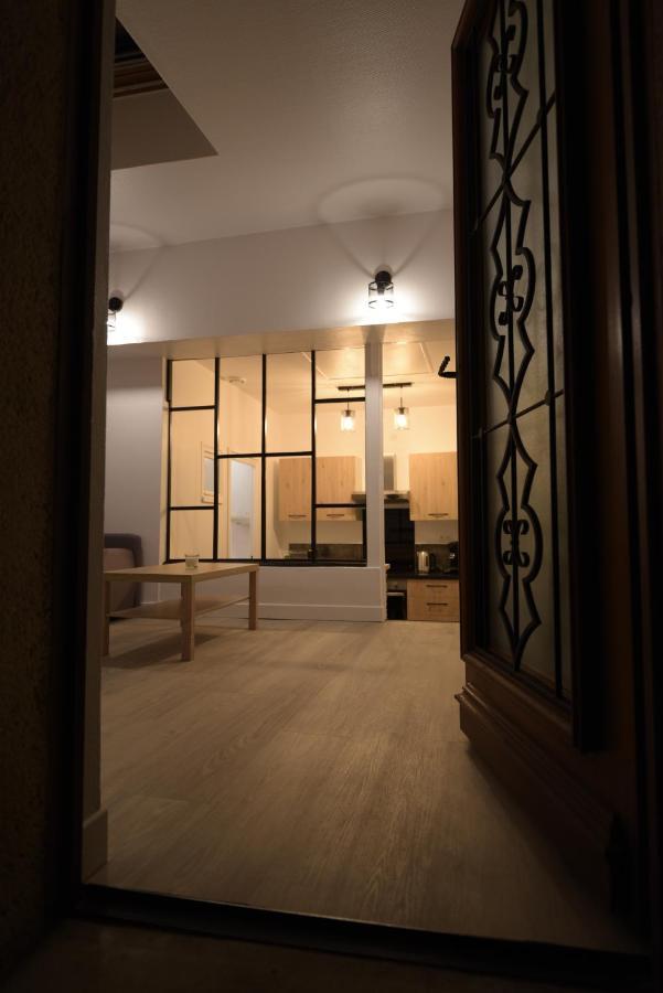 Cosy Appartement Hyper Centre Ville Avec Cour + Patio Auxerre Exterior photo